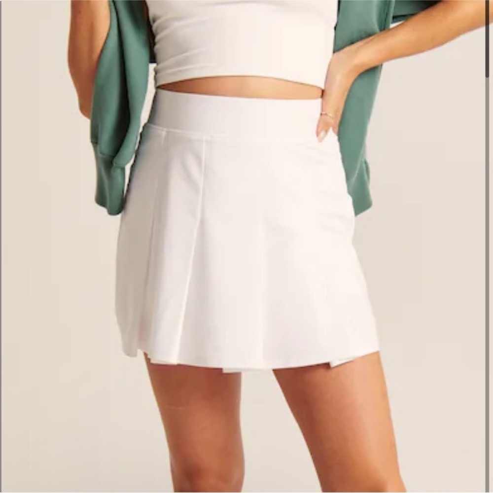 Abercrombie & Fitch Women's Pleated Traveler‎ Skort White Size XS